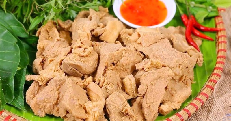 Thịt lợn muối chua hấp dẫn, khó cưỡng! 😋