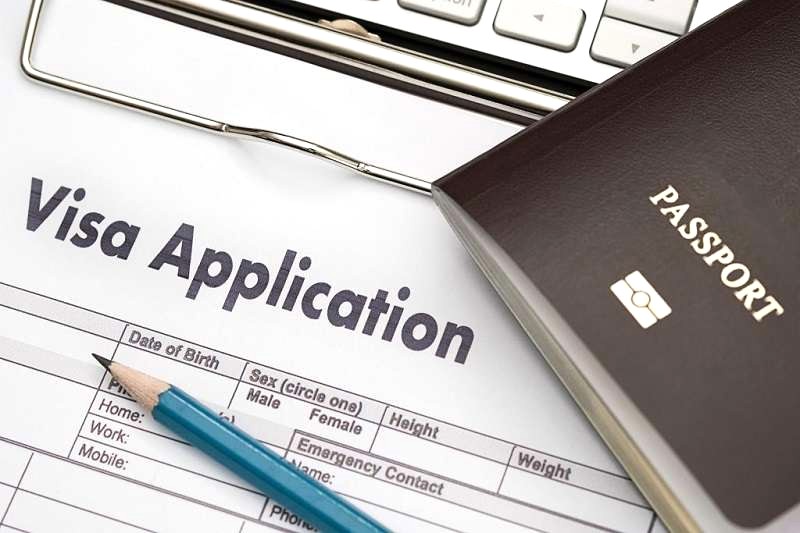 Visa là điều kiện tiên quyết.
