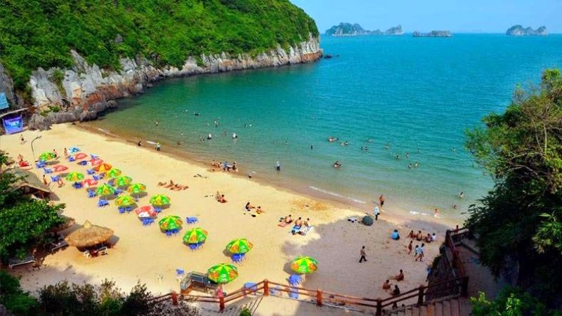 Bình yên đảo Ngọc Vừng, Quảng Ninh.