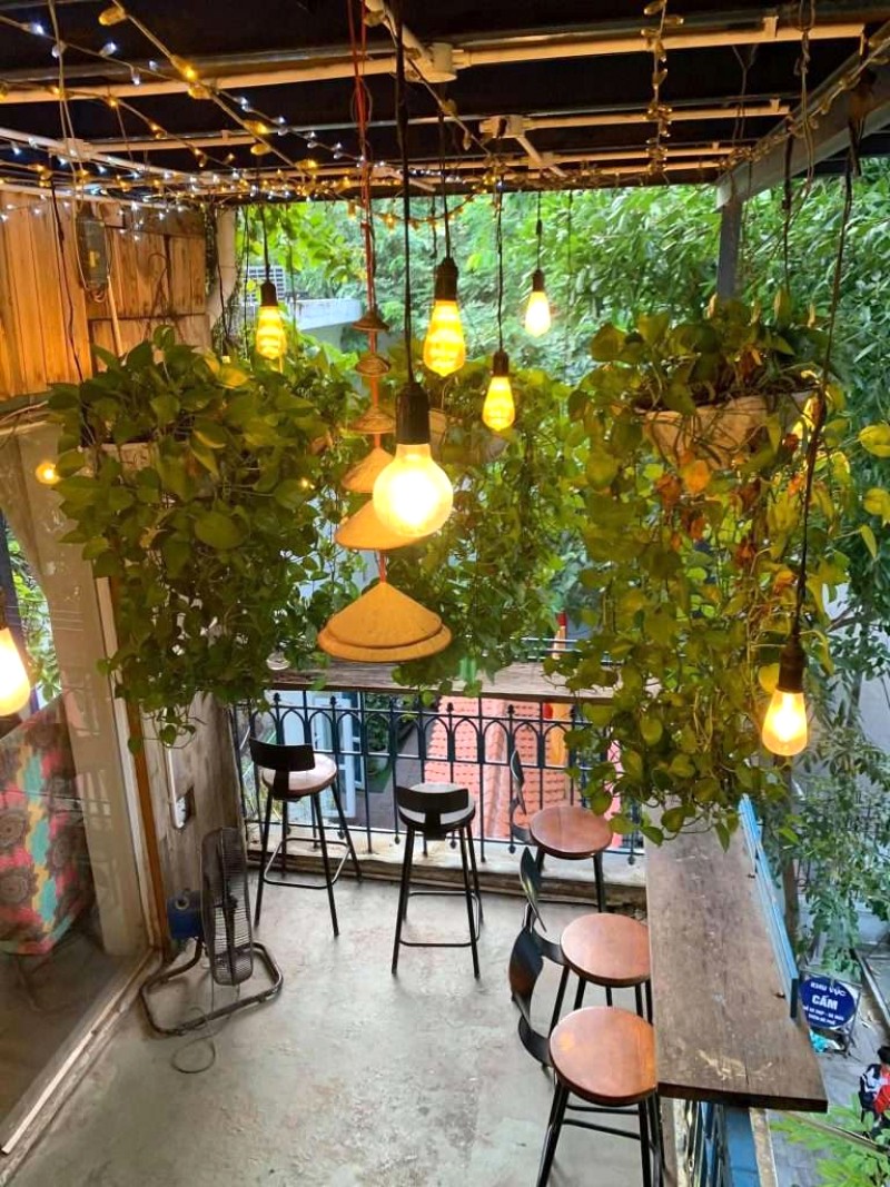 Eden Coffee: Góc nhỏ bình yên. 🏠 Số 2 Nhà Thờ.