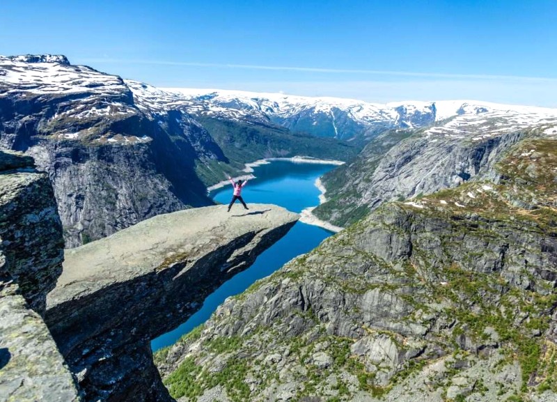 Trolltunga: Vách đá ngoạn mục của Na Uy.