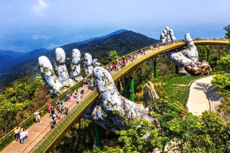 Cầu Vàng, Bà Nà, Đà Nẵng.