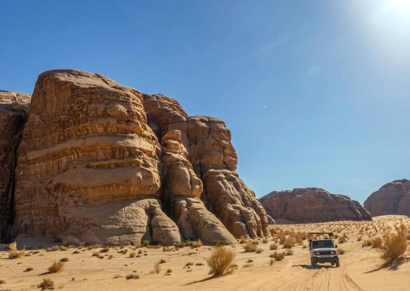 Tham quan Wadi Rum bằng xe Jeep