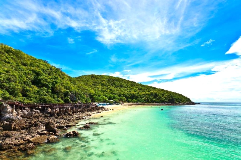 Koh Chang: Bãi biển đẹp, núi non hùng vĩ.