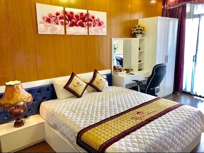 Khách sạn Hoàng gia gần Hồ Tây.