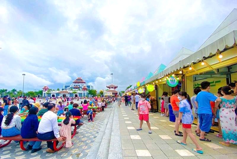 Chợ đêm Asia Park rộn ràng, náo nhiệt! 🎉