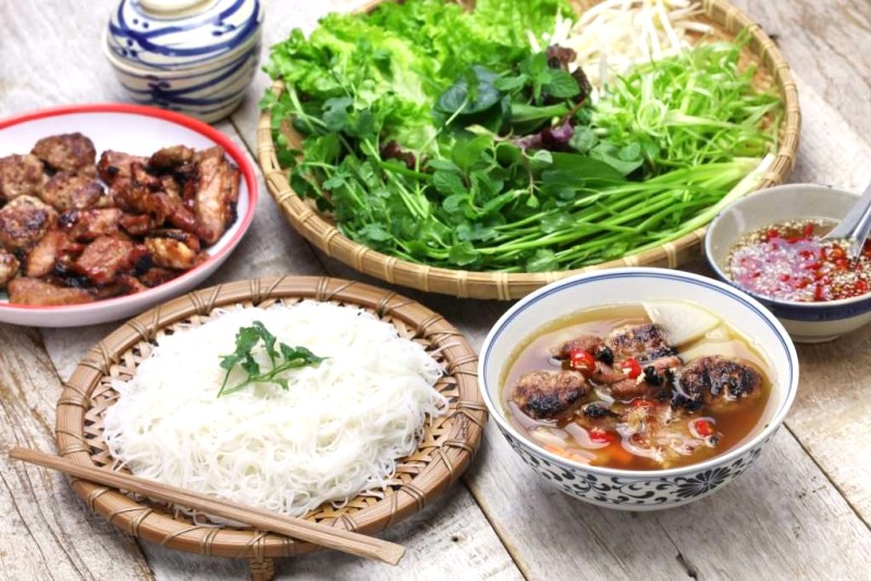 Bún chả Hà Nội: Món ngon khó cưỡng.