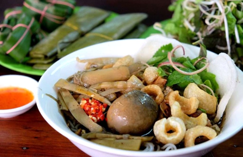 Bún mắm cua, đặc sản Gia Lai.  (40 ký tự)