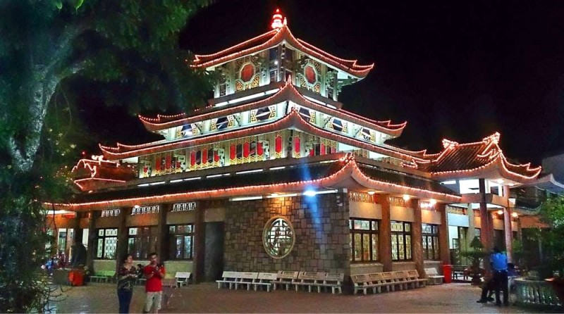 Miếu Bà Chúa Xứ lung linh đêm ✨