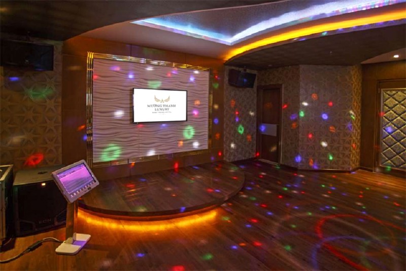 Phòng Karaoke âm thanh đỉnh cao! @luxurynhatrang.muongthanh.com