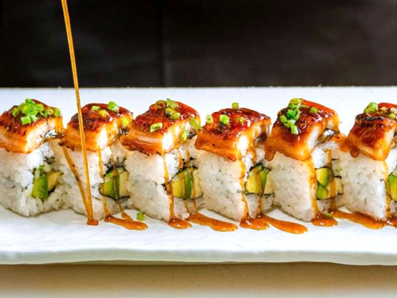 Sushi là món ngon không thể bỏ qua khi du lịch Nhật Bản! (Credit: Sushi Haru)