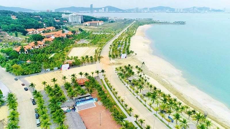 Tuần Châu: Biển đẹp mê hồn! 🏖️