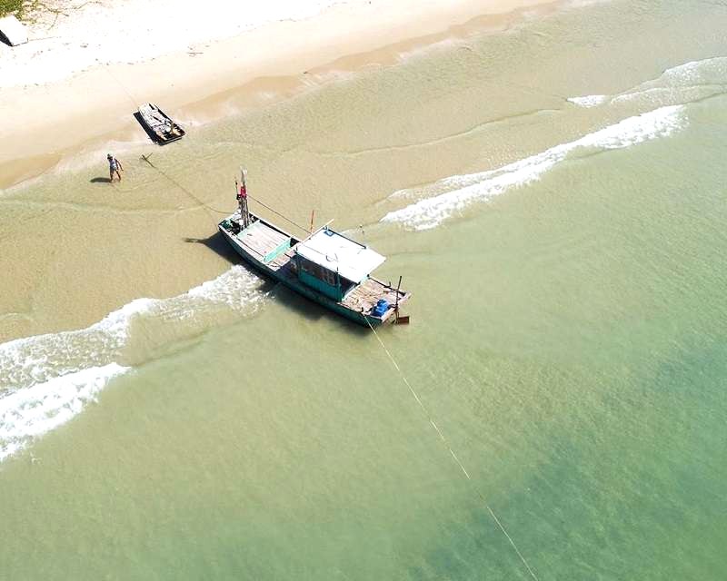 Bãi Đông, Cô Tô: Nét đẹp hoang sơ.