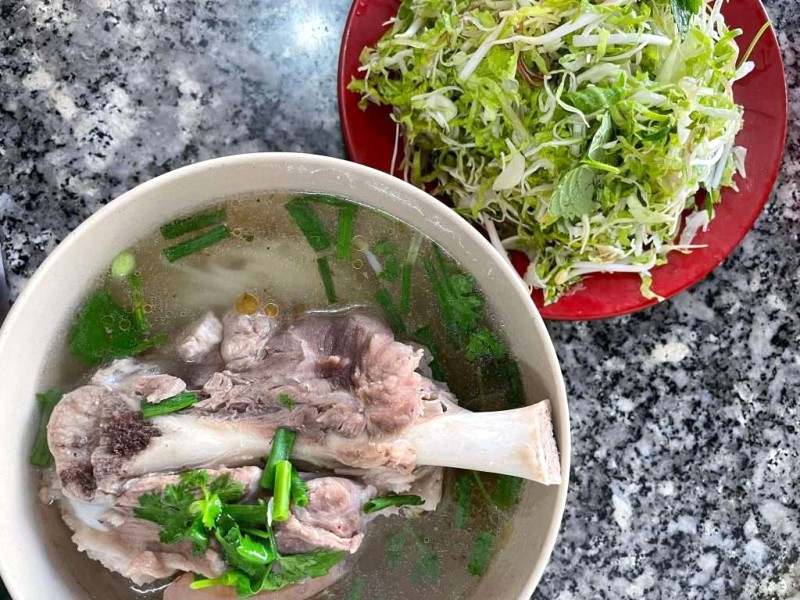 Bún chìa: Đặc sản Buôn Mê Thuột.