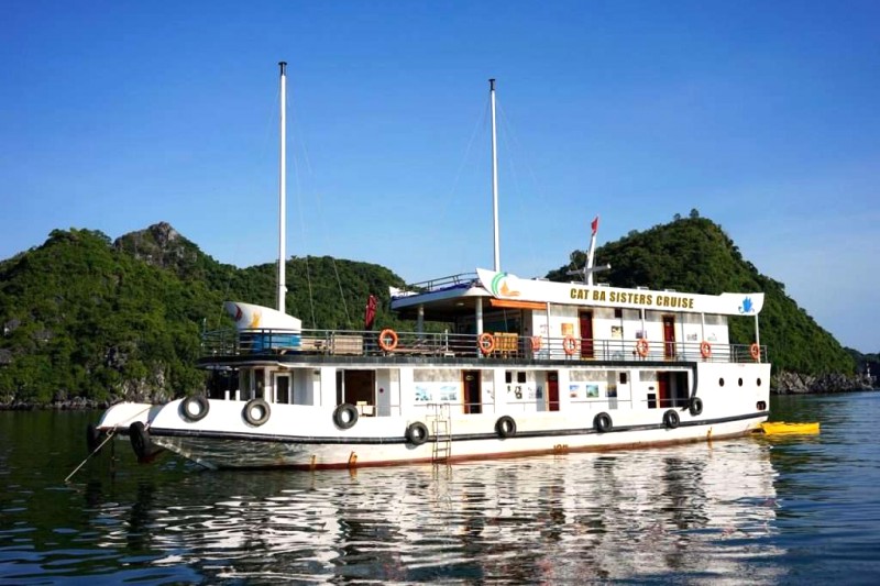 Kỳ nghỉ trong mơ trên du thuyền Cát Bà Sisters Cruise.