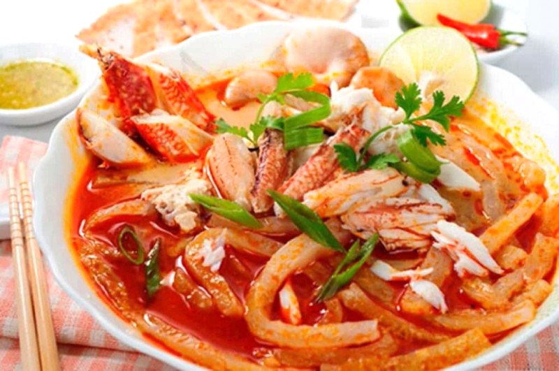 Bánh canh ghẹ chả: đặc sản Rạch Giá, nhất định phải thử!