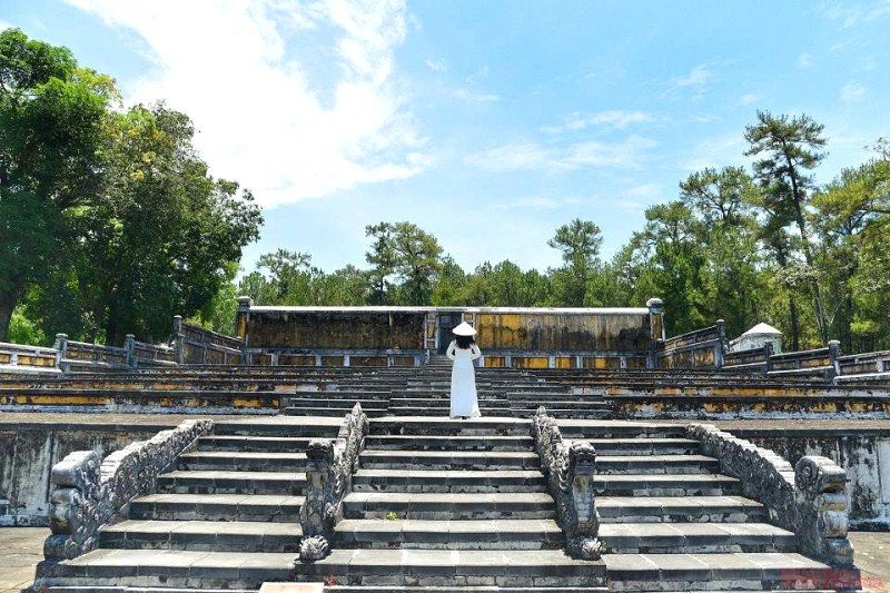 Lăng Gia Long.@Sưu tầm