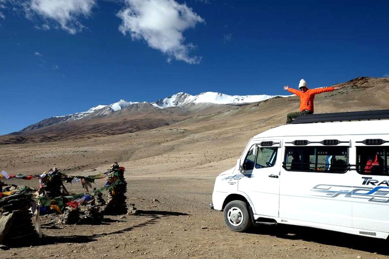 Di chuyển an toàn & tiện lợi nhất ở Zanskar: Thuê xe riêng có tài xế.