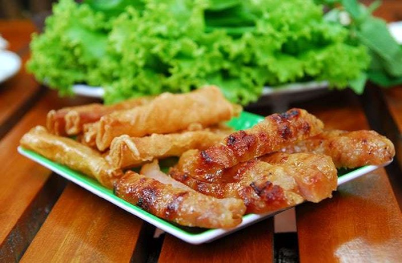 Nem nướng hấp dẫn, lạ miệng! 😋