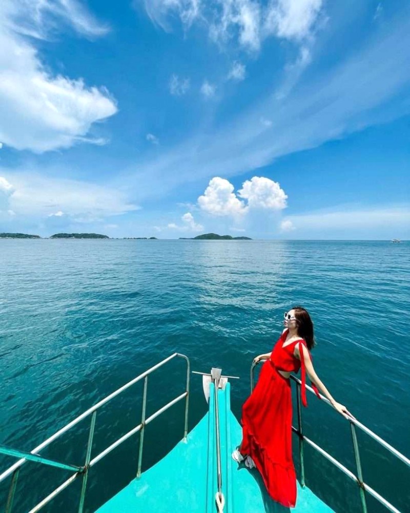 Du lịch đảo, tàu thuyền là lựa chọn lý tưởng! 🛥️