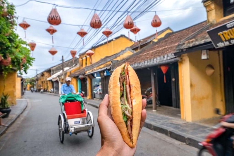 Bánh mì Hội An: Ăn một lần nhớ mãi.