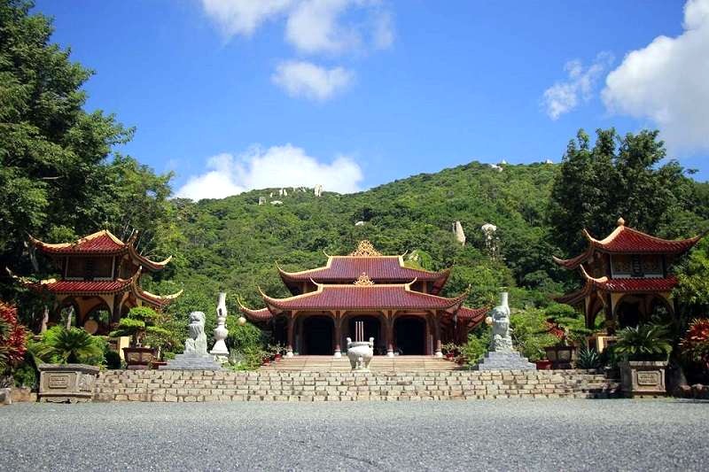 Thiền Viện Trúc Lâm Chân Nguyên.