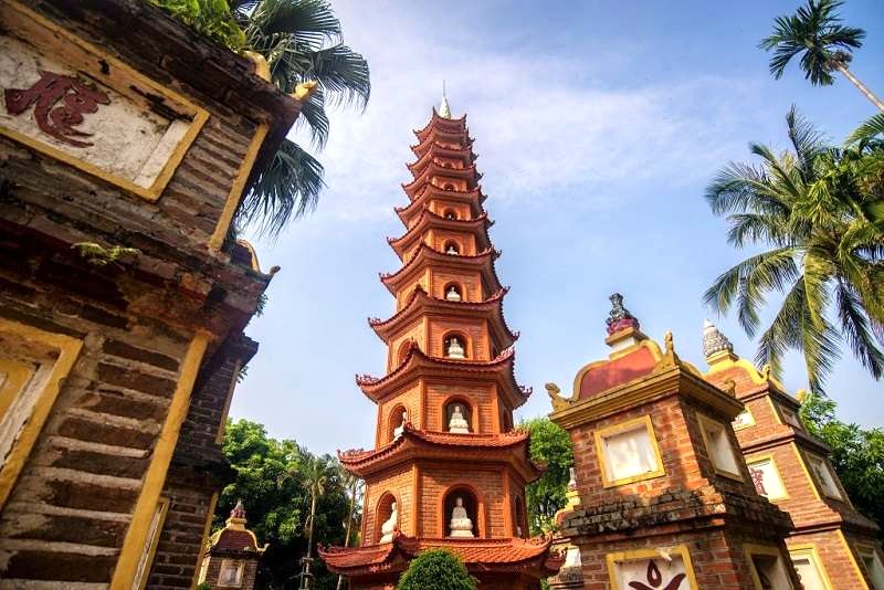 Trấn Quốc, Hà Nội - shutterstock