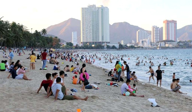 Bãi biển Nha Trang xinh đẹp.