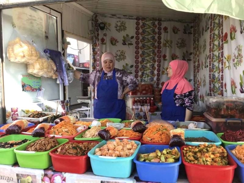 Osh Bazaar ở Bishkek