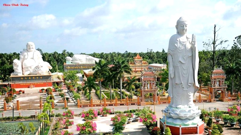 Tam bảo Vĩnh Tràng uy nghi.