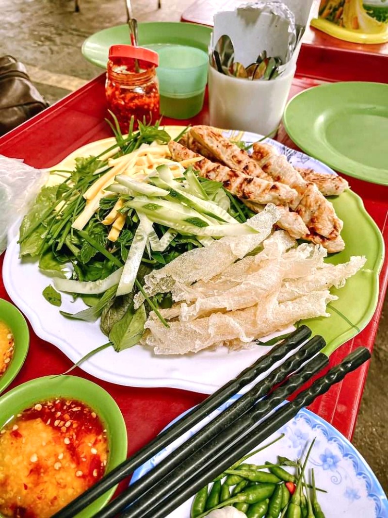 Nem nướng ngon mê ly! 😋 @FB Cường Quốc Phạm