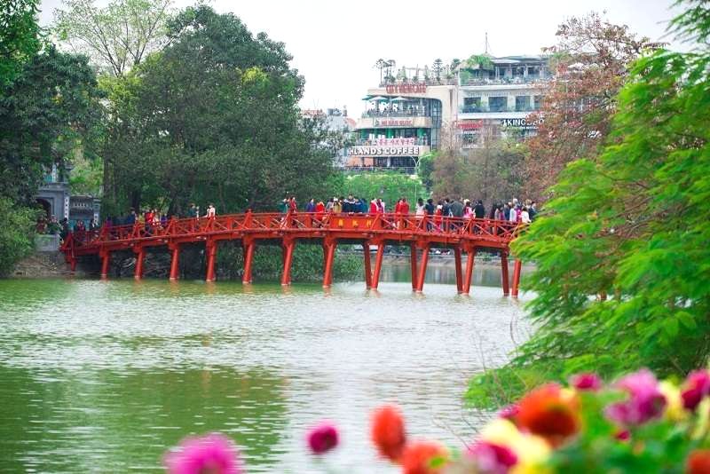 Cầu Thê Húc.@shutterstock