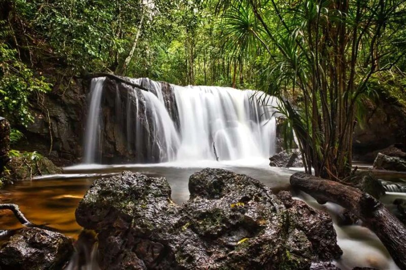 Suối Tranh nhỏ nhắn, đẹp bất ngờ.