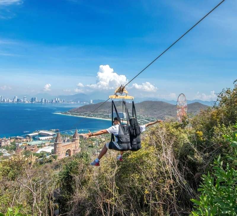 Zipline: Phiêu lưu dành cho người thích mạo hiểm! 🔥 @Fanpage VinWonders Nha Trang