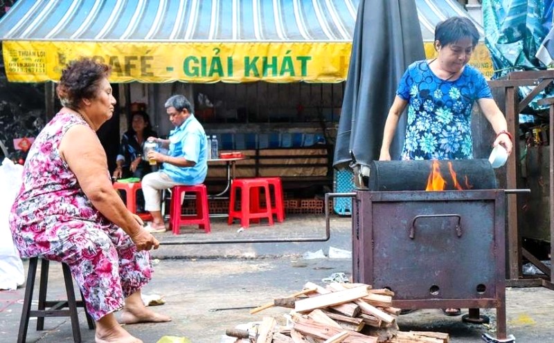 Rang cà phê củi @vietnamnet.vn