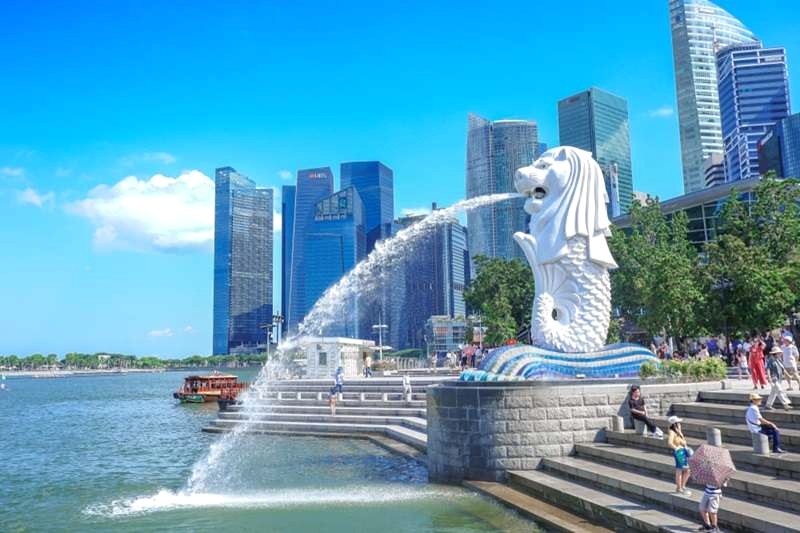 Check-in Merlion Park, biểu tượng Singapore, bạn nhé! @shutterstock