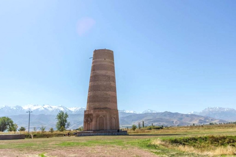 Tháp Burana: Di sản khảo cổ Kyrgyzstan.