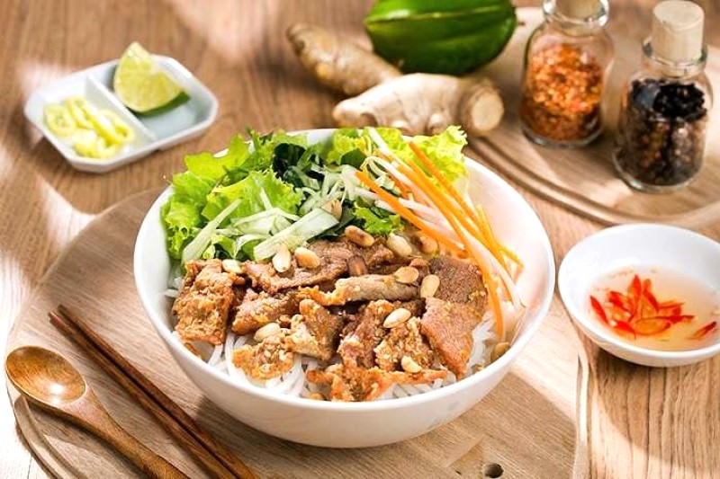 Hương vị Huế, ngon, tiện lợi, lựa chọn hoàn hảo cho chuyến đi!