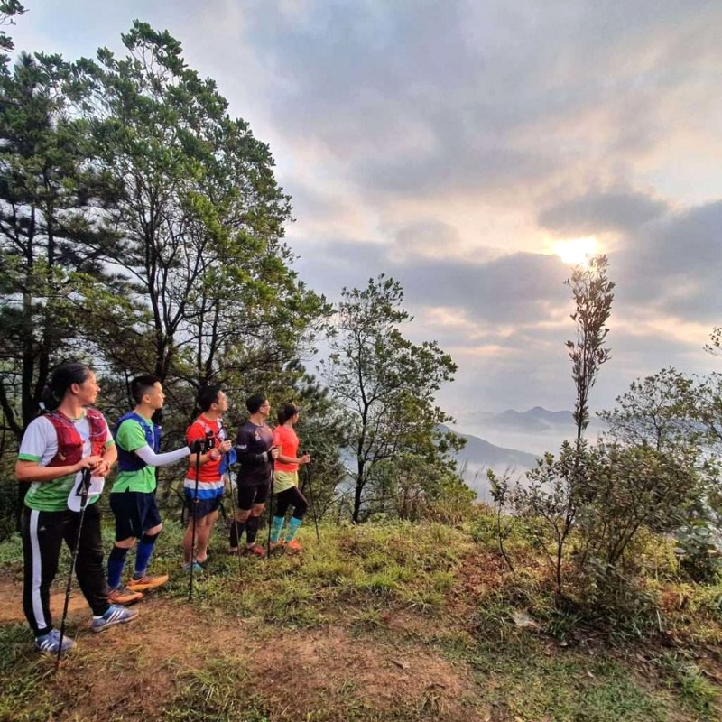 Núi rừng trùng điệp, đẹp nao lòng. 🏞️