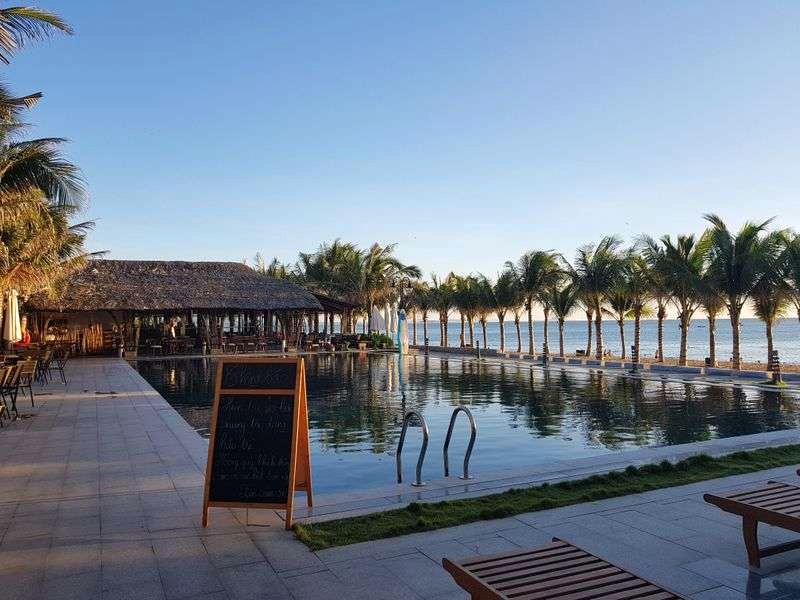 Yên bình biển cả, nghỉ dưỡng Sala resort.