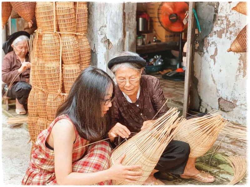 Cụ chỉ cách đan cho tớ.