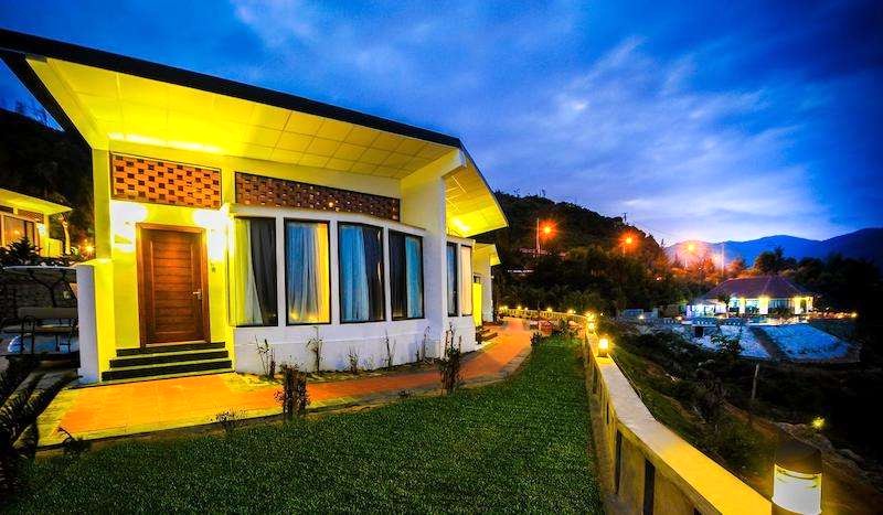 ## Aurora Villas & Resort: Lộng lẫy về đêm.