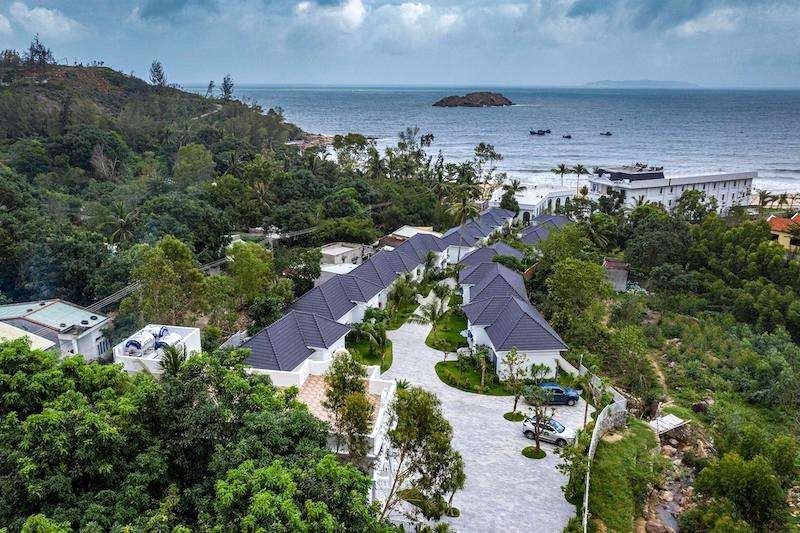 Seaside Boutique Resort Quy Nhơn: Không khí biển trong lành, mát mẻ.