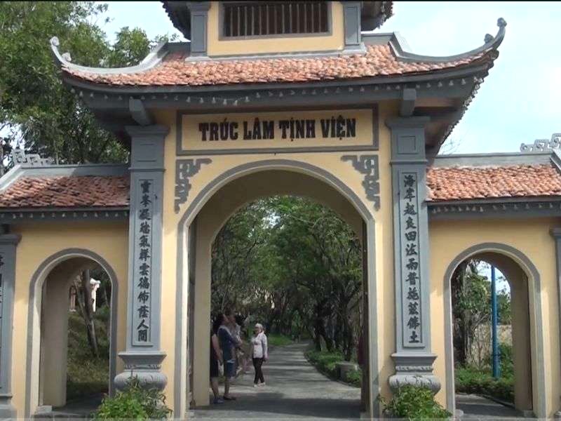 Khám phá 6 ngôi chùa nổi tiếng Nha Trang