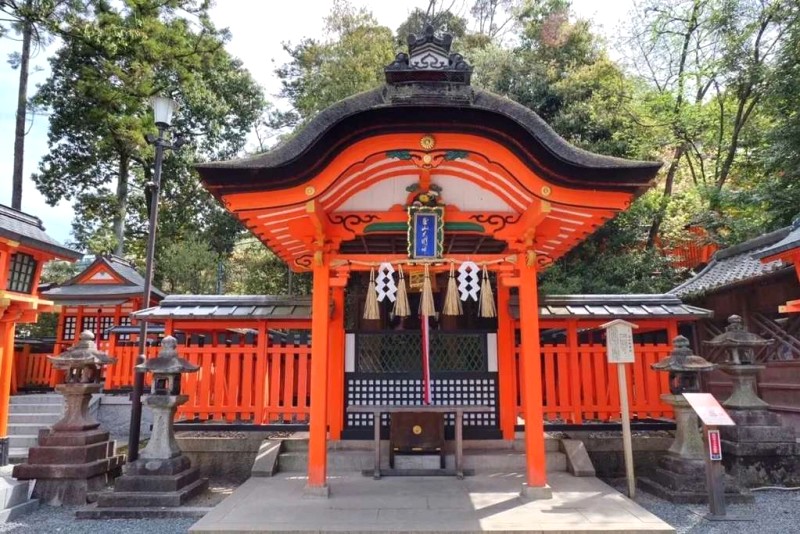 Khám phá đền Fushimi Inari Taisha tại Nhật Bản