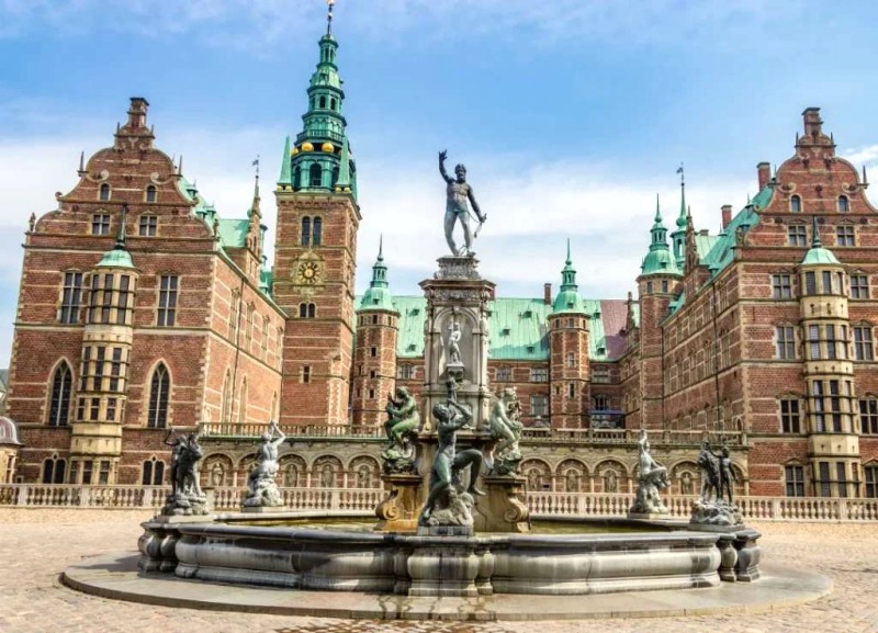 Copenhagen: Lâu đài Frederiksborg, điểm đến không thể bỏ qua!