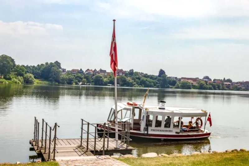 Copenhagen: Ghé thăm lâu đài Frederiksborg!