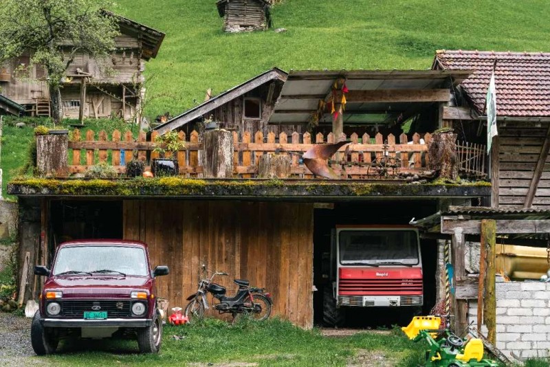 Thư giãn tại Lauterbrunnen thơ mộng, Thụy Sĩ.