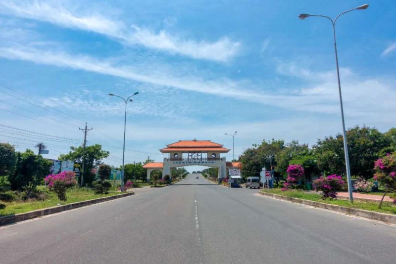 Biển Tuy Phong nắng gió.