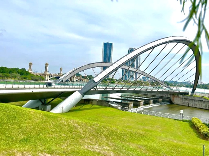 Putrajaya: Viên ngọc cạnh Kuala Lumpur.